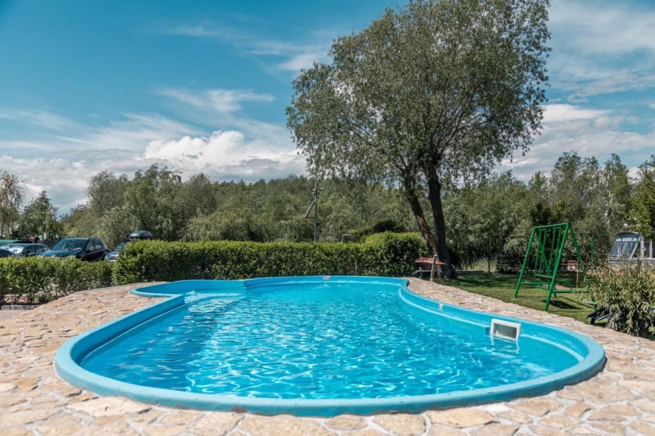 Pensiunea Califar Dunavăţu de Jos Exterior foto