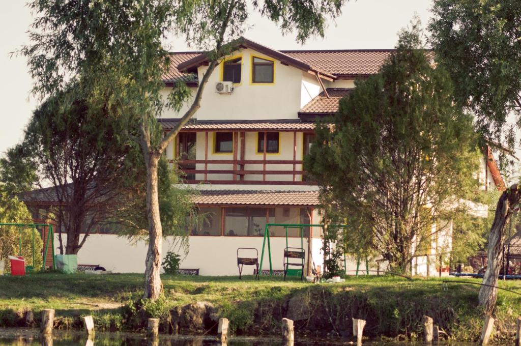 Pensiunea Califar Dunavăţu de Jos Exterior foto